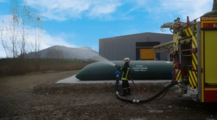 Μινιμαλιστικό μπεζ φόντο με κείμενο «2021» – ενότητα προϊόντος