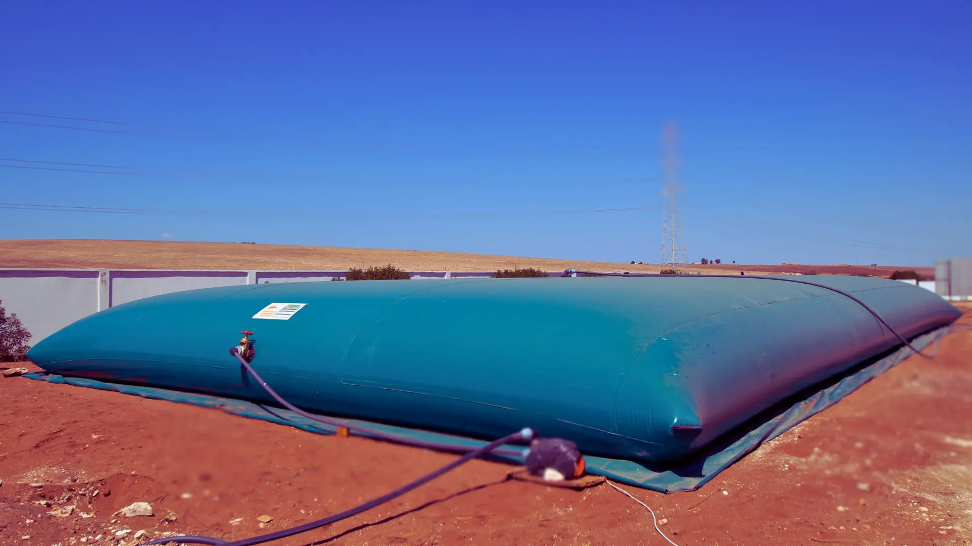 Εύκαμπτη δεξαμενή νερού σε αγροτική περιοχή